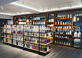 吉安容器二樓膠水瓶、機油瓶、機油罐展區(qū)